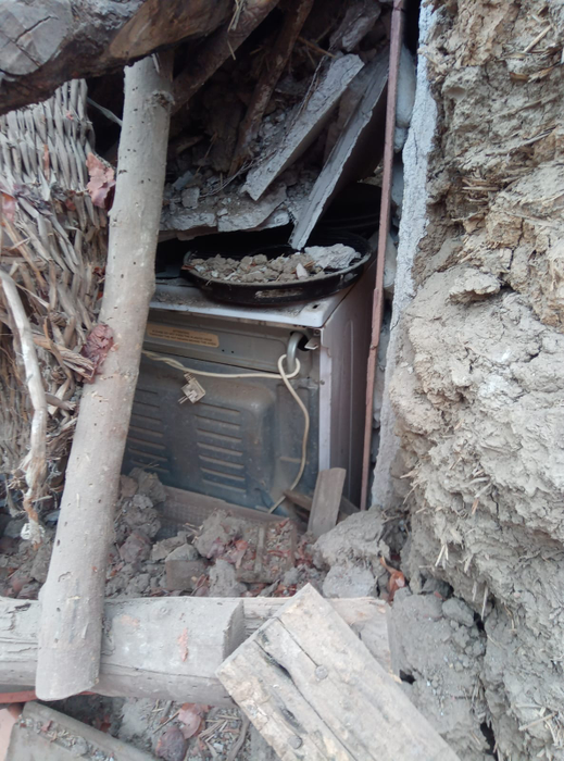 Explozie puternică în Teleorman! Un bărbat prins sub dărâmături, salvat de un pompier aflat în timpul liber