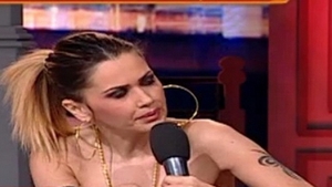 E la pamant! Oana Zavoranu a slabit enorm si sta cu masca de oxigen pe noptiera, dar ea insista ca e ZEN!