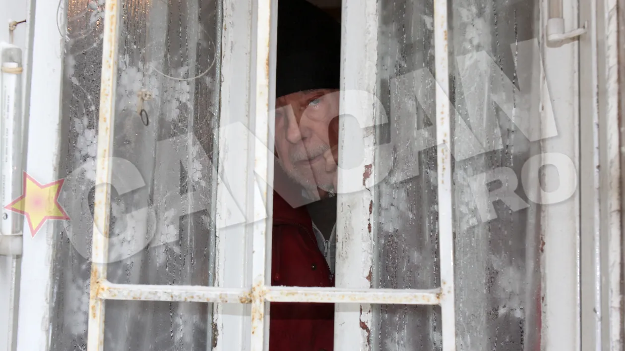 Ultimele imagini cu Temistocle Popa in viata! Iarna trecuta, regretatul compozitor se plangea de frig prin geamul inzapezit
