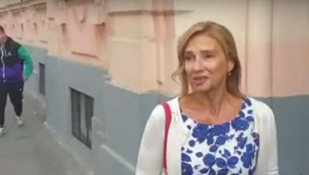 Cum a venit îmbrăcată Carmen Iohannis în prima zi de școală, la Sibiu! Soția președintelui României este profesoară de limba engleză