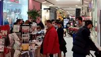 Supermarketurile și mallurile au fost pline astăzi! Clienții s-au călcat în picioare, în lupta pentru cumpărături