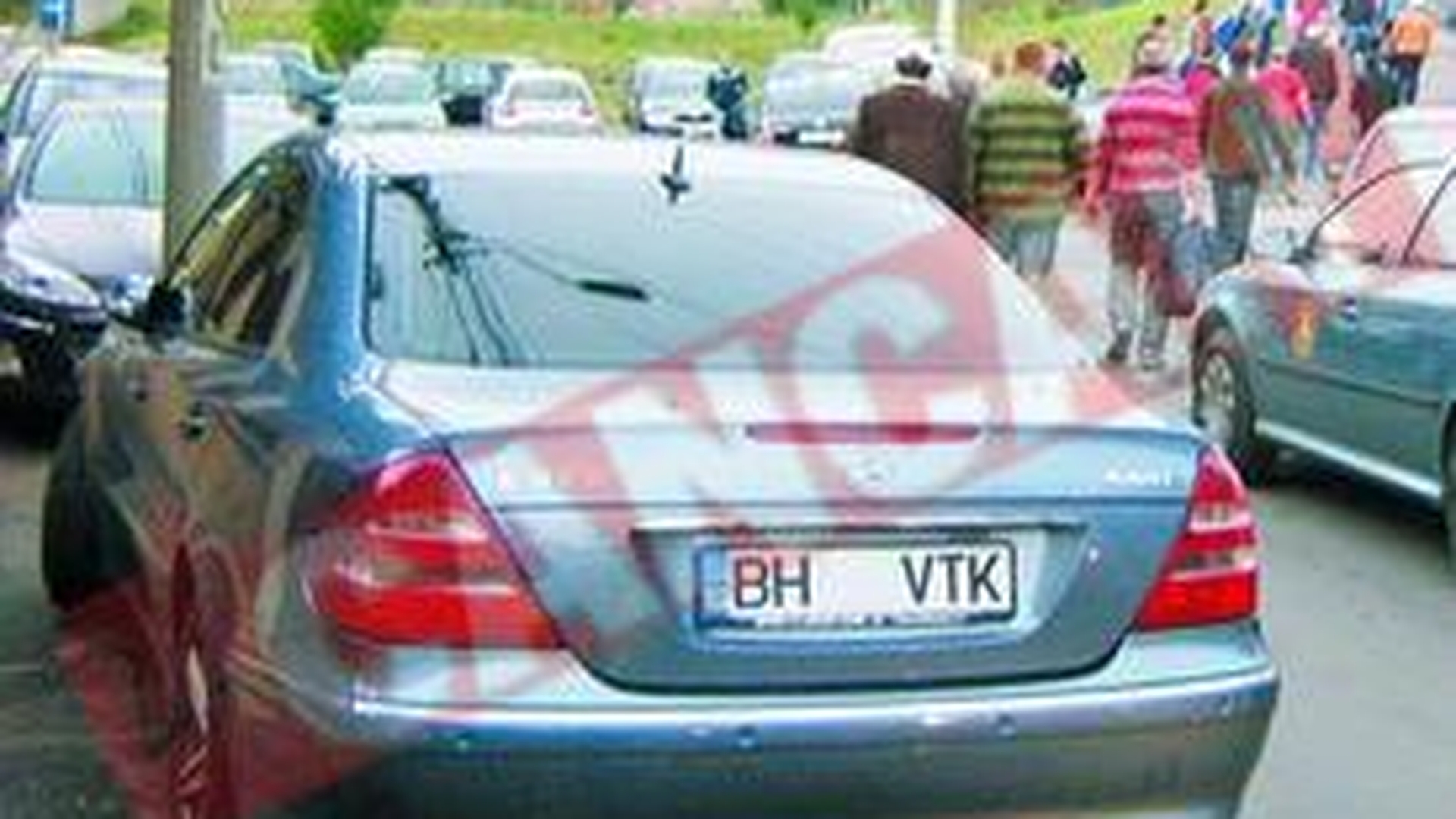 Vatca s-a aruncat in bratele iubitei sale