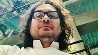 Chef Florin Dumitrescu și-a dat pantalonii jos și s-a lăsat pozat! Juratul de la Chefi la cuțite a dezvăluit ce rețetă are pentru a se menține în formă