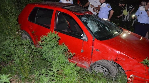 Fiul de 16 ani al judecătorilor din Craiova furase de la părinţi maşina cu care a făcut accident mortal