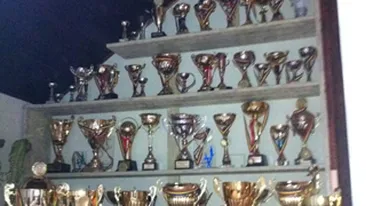 Andreea Popescu se lauda pe Facebook cu trofeele iubitului!