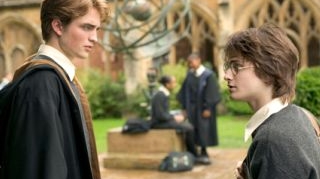 Robert Pattinson, invidios pe Harry Potter: "Ii invidiez evolutia de pe scena, e un actor mare"