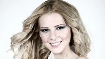 Adi Sina face duet cu o blonda apetisanta