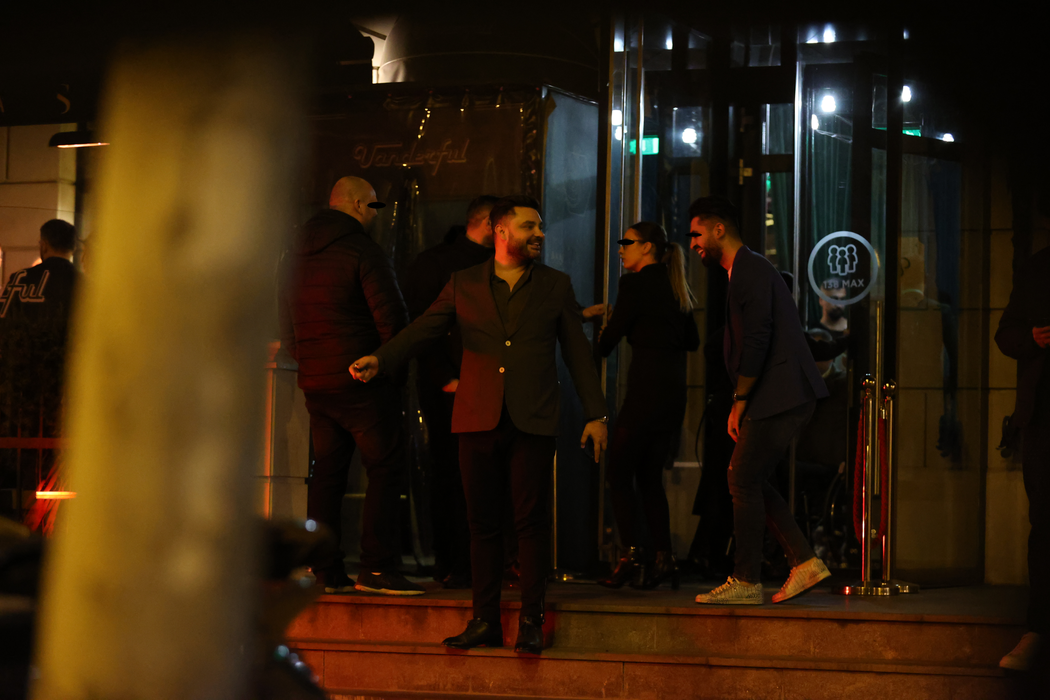 Valentin Burada iese din restaurant
