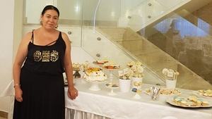 Oana Roman, fotografiată complet goală într-un prosop de baie