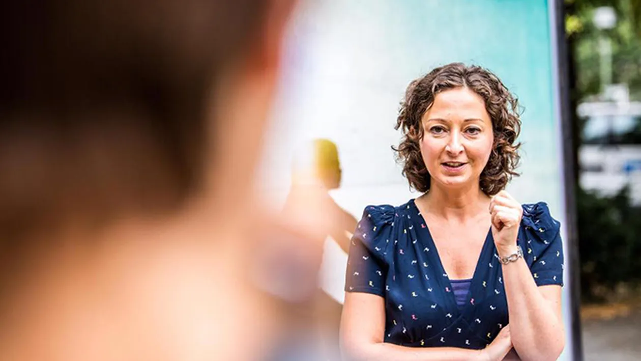 Cine este românca de 38 de ani care a devenit viceprimarul Berlinului