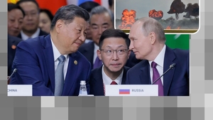Dacă face o greșeală de traducere, începe al III-lea Război Mondial! Cine este "omul-invizibil" de la masa lui Vladimir Putin și a președintelui chinez Xi? Are cea mai periculoasă meserie din lume!