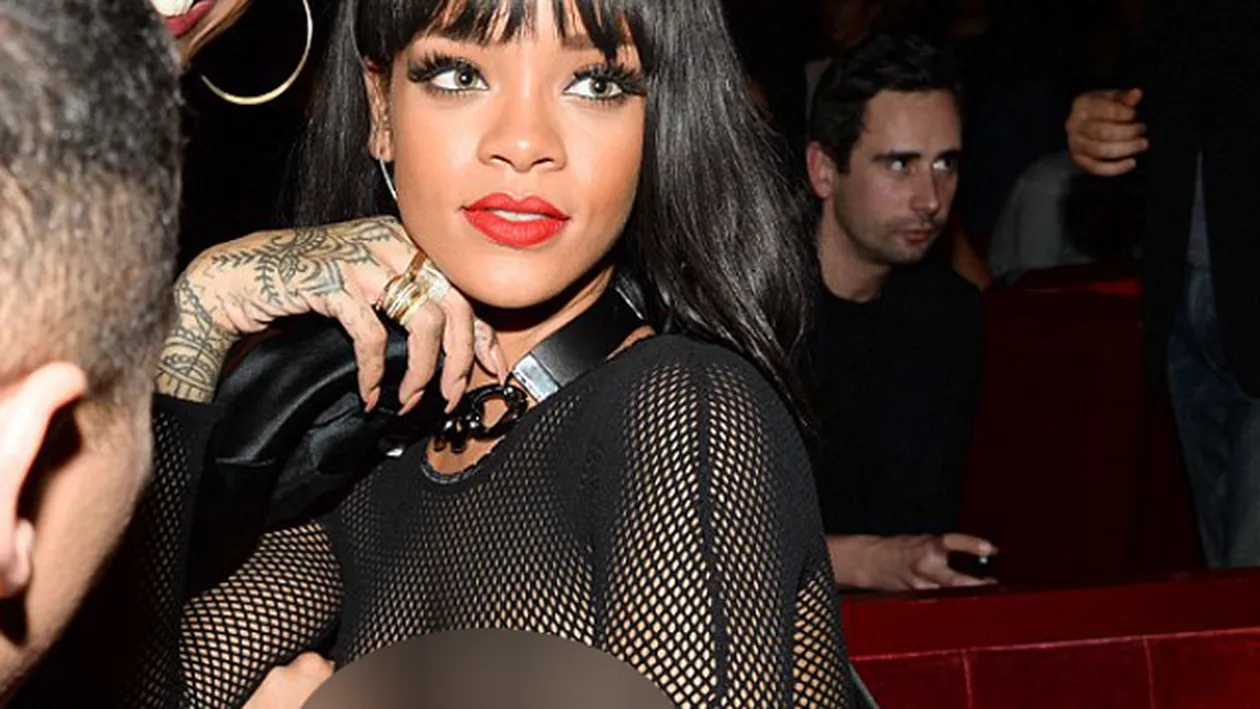 Rihanna, cu sanii aproape goi la o petrecere! Nimeni nu se putea uita in ochii ei! Toti au putut sa ii vada sfarcurile