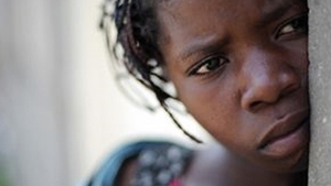 INFIORATOR! 48 de femei sunt violate in Congo in fiecare ora