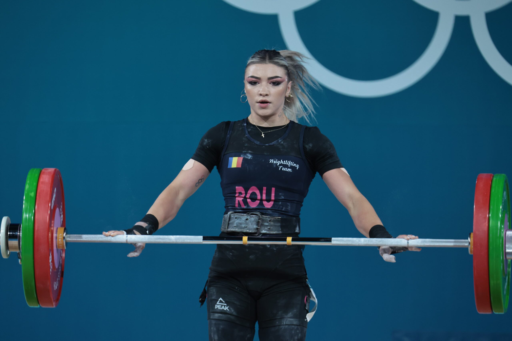 Cine e Mihaela Cambei, tânăra care a luat argint la Jocurile Olimpice. E de o frumusţe răpitoare