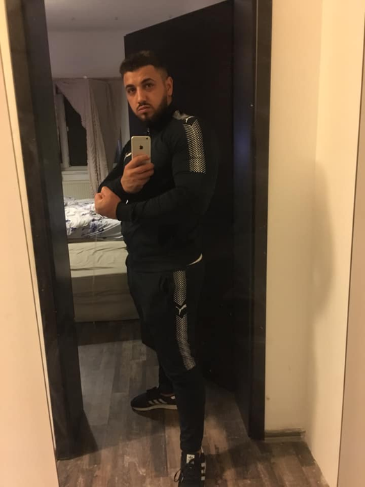 Mohamed, complicele lui Cezar Petcu, s-a predat la poliție! Este acuzat de tentativă de omor după ce l-a tăiat cu briceagul pe Bebino. FOTO + VIDEO