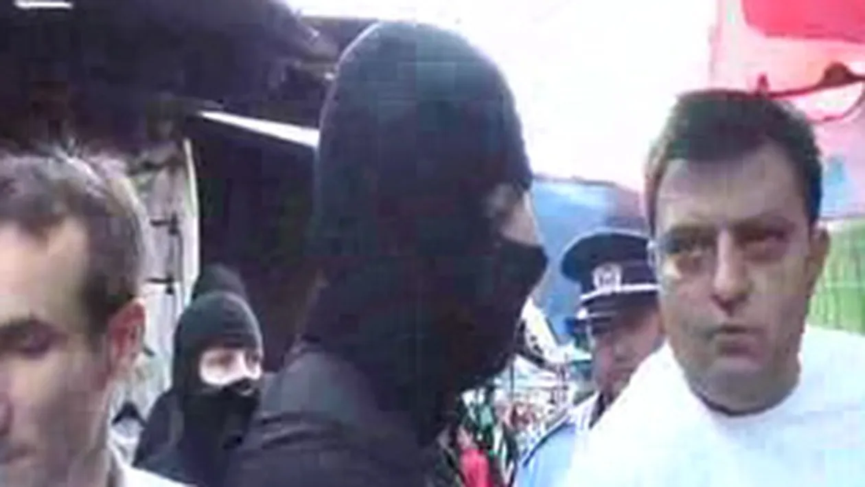 Vine politia si-mi ia toata marfa! Uite ce show fac mascatii cu smenarii din Europa