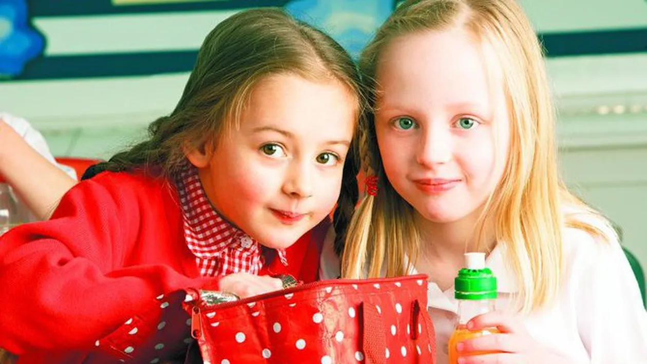 Da-i doua gustari pe zi si va lua note mari la scoala