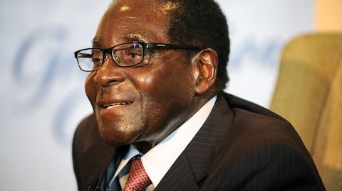 Robert Mugabe a demisionat din funcţia de preşedinte al Zimbabwe după 37 de ani