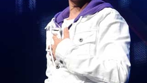 Pustiul Justin Bieber are deja fite de vedeta! S-a purtat urat cu o fana de numai cinci ani!