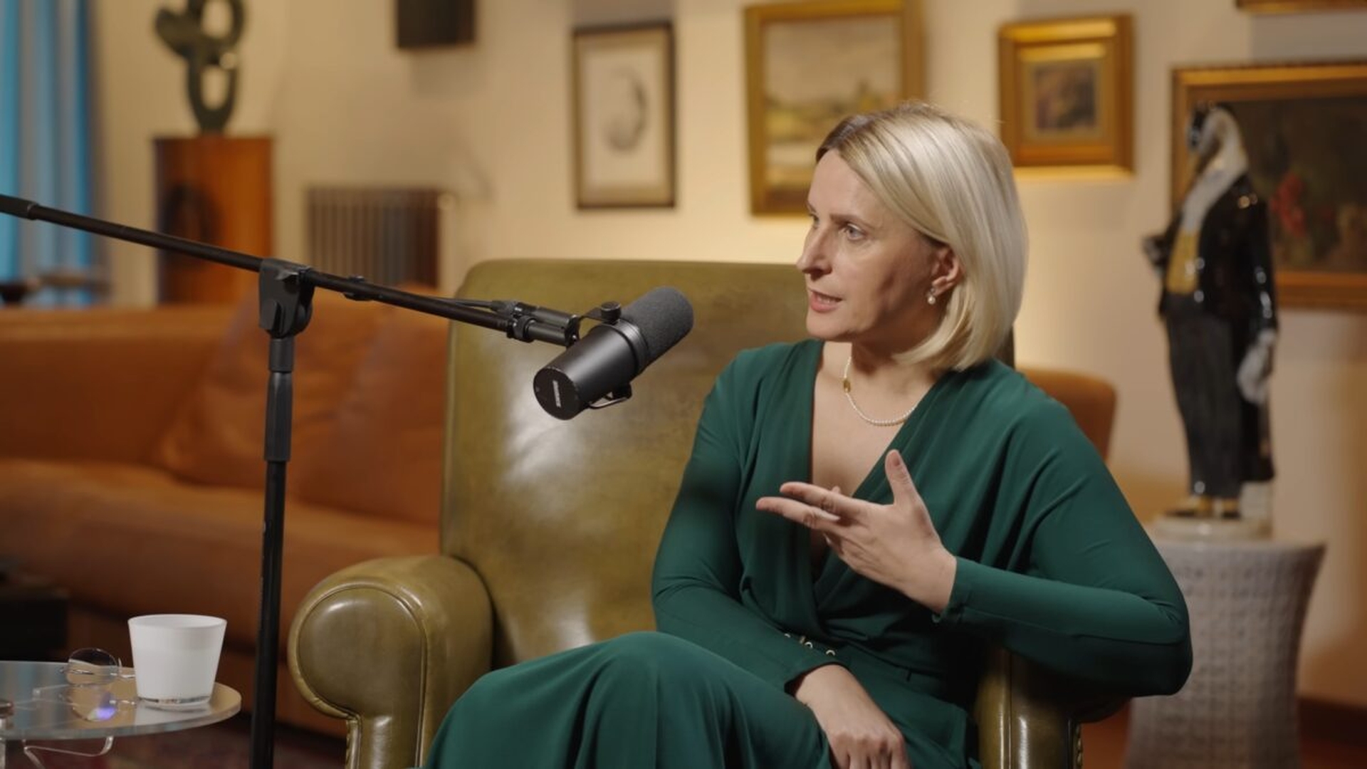 Dr. Beatrice Mahler explciă legătura dintre somnul prost care ne dereglează hormonii și ne îngrașă, chiar dacă nu mâncăm mai mult