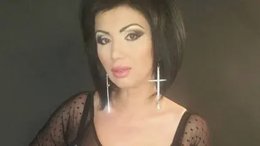 ADRIANA BAHMUŢEANU, dezbrăcată la TV! Şi-a dat pantalonii jos şi... 