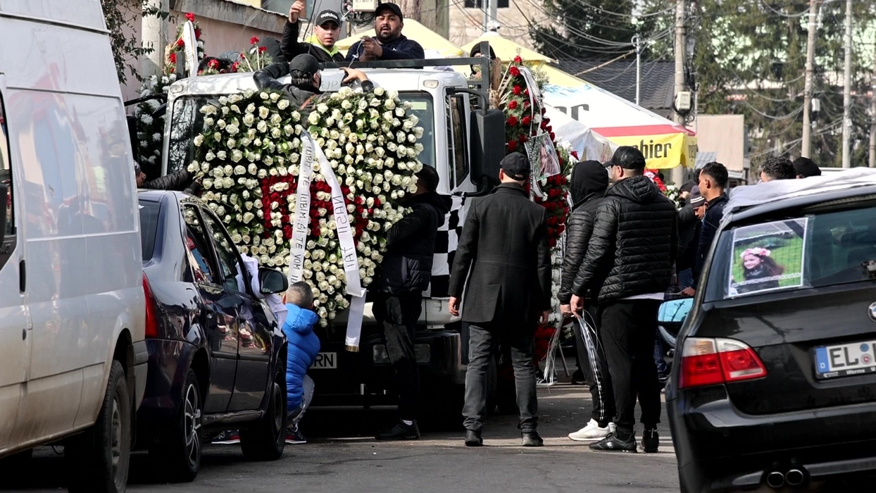 Pregătiri pentru înmormântarea victimelor tragediei din cartierul Andronache