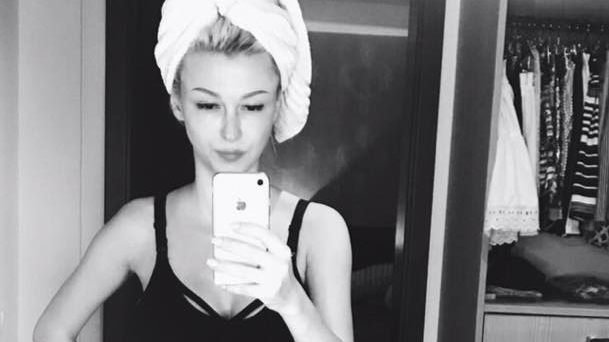 ANDREEA BĂLAN a postat o fotografie cu fetiţa ei! Imaginea care a stârnit controverse