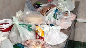 Condiții mizere pentru persoanele aflate în carantină din Vâlcea. ANPC a dat amenzi de peste 77.000 de lei