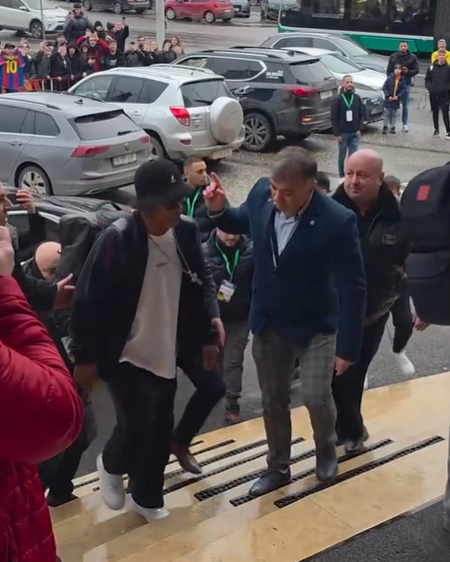 Suma colosală care s-a plătit pentru venirea lui Ronaldinho în România! Euforie totală la Iași