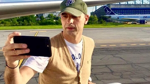 Scandal între Dan Negru și compania aeriană Tarom! Prezentatorul este nemulțumit de prețurile mare al biletelor: “Ne costă 463 euro“
