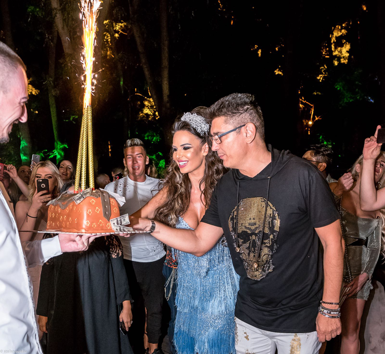 FOTO + VIDEO. Loulou și Nicole Scherzinger, “surori” la “Cerbul de Aur”! Ce gest a făcut, în timpul recitatului, artista din SUA pentru iubita lui Luis Lazarus