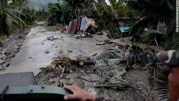 O fetiţă s-a născut în mijlocul dărâmăturilor, după trecerea taifunului Haiyan prin Filipine