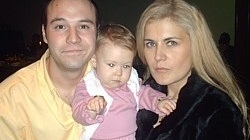 A învins cancerul şi acum e aproape o domnişoară! Liana Stanciu şi Mihai de la Bere Gratis au o mândreţe de fată