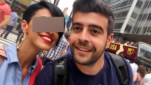 Fosta iubită a lui SPEAK s-a pozat goală, apoi a "scăpat" poza pe internet, însă fanii au rămas uimiţi când au văzut cine era lângă ea! "Partenerul meu..."