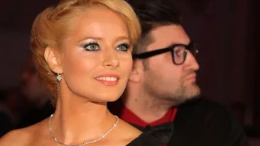 Smiley si Laura Cosoi au dat nas in nas la o petrecere! Ce i-a spus cantaretul blondei si iubitului ei