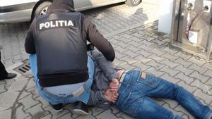 Sute de pastile de ecstasy găsite și 8 membri ai unei rețele de trafic, arestați la Suceava