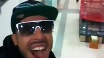 VIDEO Alex Velea s-a rupt in figuri la mall in timp ce fanii il asteptau!