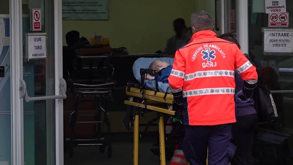 Tatăl care și-a bătut cu bestialitate fiul de 2 ani a fost reținut