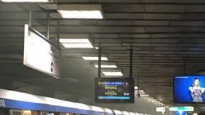 Staţia de metrou Piaţa Victoriei, invadată de un fum dens! Călătorii au tras o sperietură zdravănă