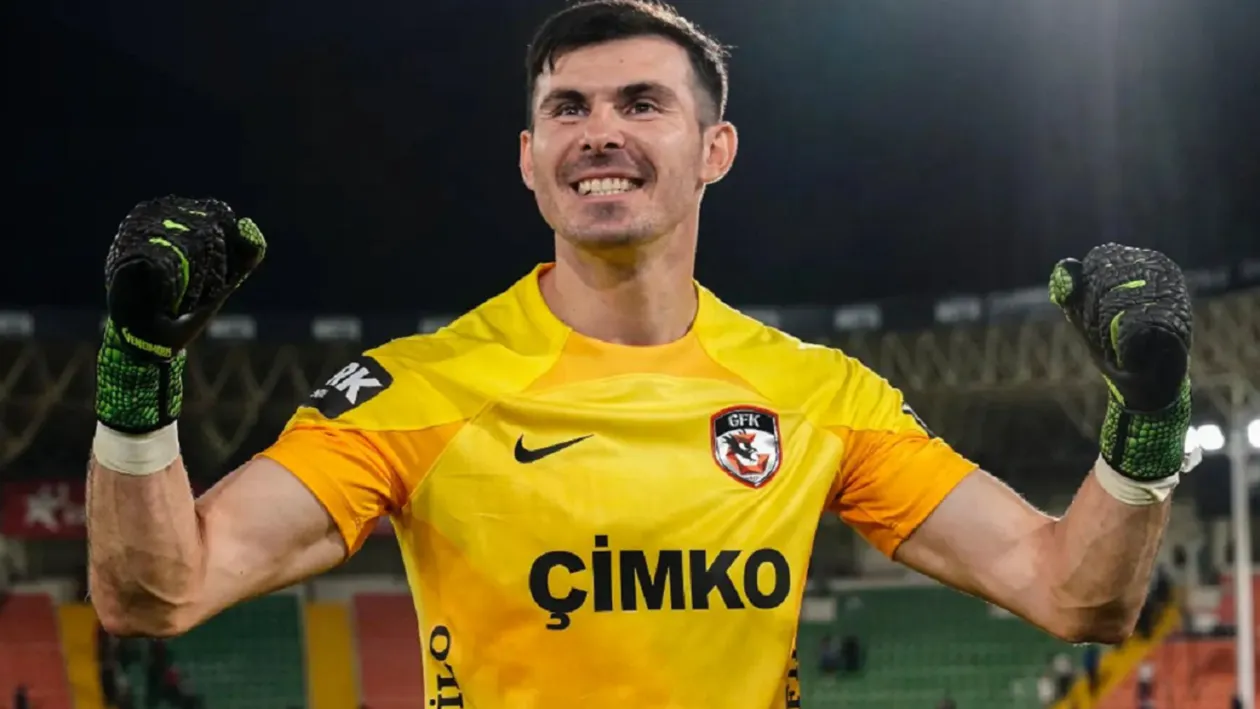 Cum arată soția lui Florin Niță. Portarul-erou este căsătorit de 10 ani și are doi copii cu Laura