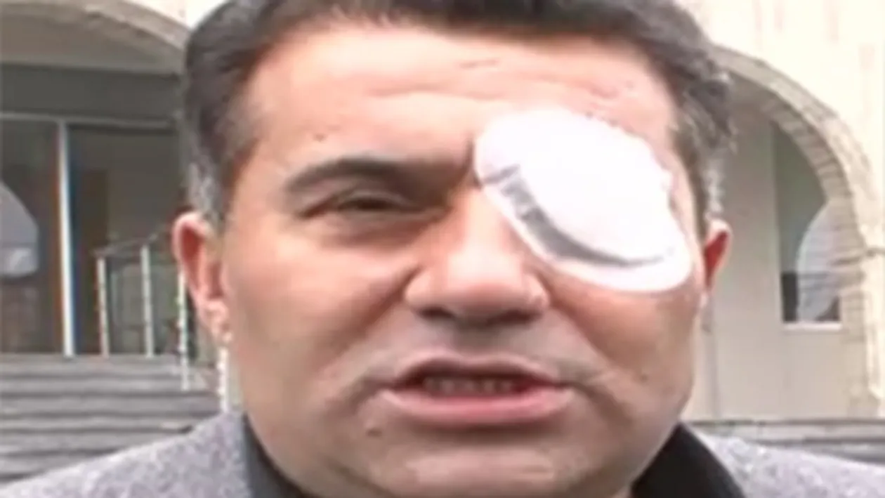 Ioniţă de la Clejani face haz de necaz! Chior pentru o perioadă, s-a deghizat în pirat şi s-a autodeclarat Jack Sparrow de România