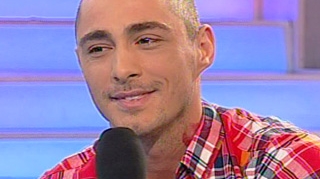 Inainte sa ajunga "Burlacul", Vladimir Draghia a muncit in Italia! Folosea metode naziste pentru a gaza si "culege" puii de gaina!