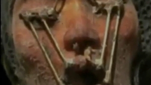 HALUCINANT! Secrete ingropate de 40 de ani de catre americani ies la iveala! Cadavrul unei femei cu sase degete a fost filmat !