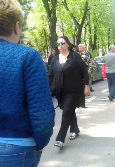 Cum a apărut Oana Roman la înmormântarea Ionelei Prodan!