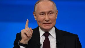 Rusia anunță că Vladimir Putin e gata să se întâlnească cu Volodimir Zelenski. Care e singura condiție impusă de Kremlin
