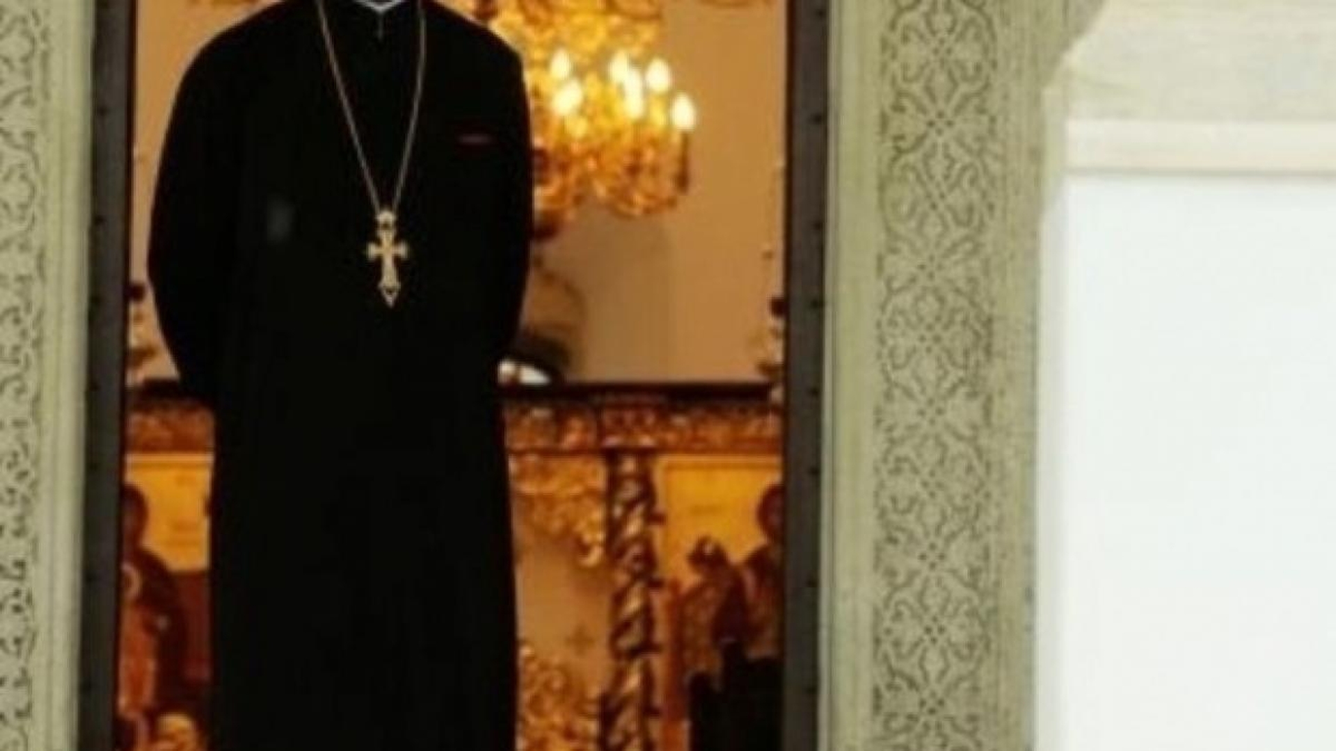 Au fost luate primele măsuri în cazul bebelușului mort după botez! Preotul a fost suspendat din funcție
