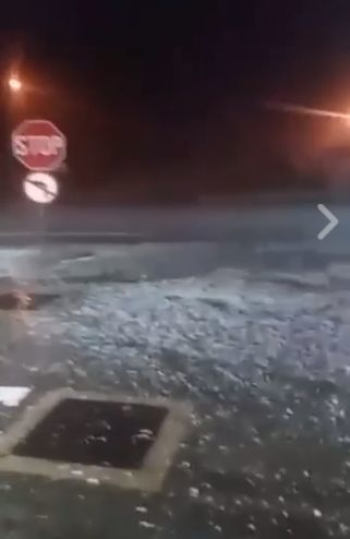 Furtună cu gheaţă cât mingea de tenis, în Buzău! Imagini şocante