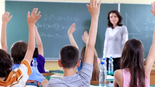 Când reîncepe școala în România? Anunțul, făcut de Ministrul Educației