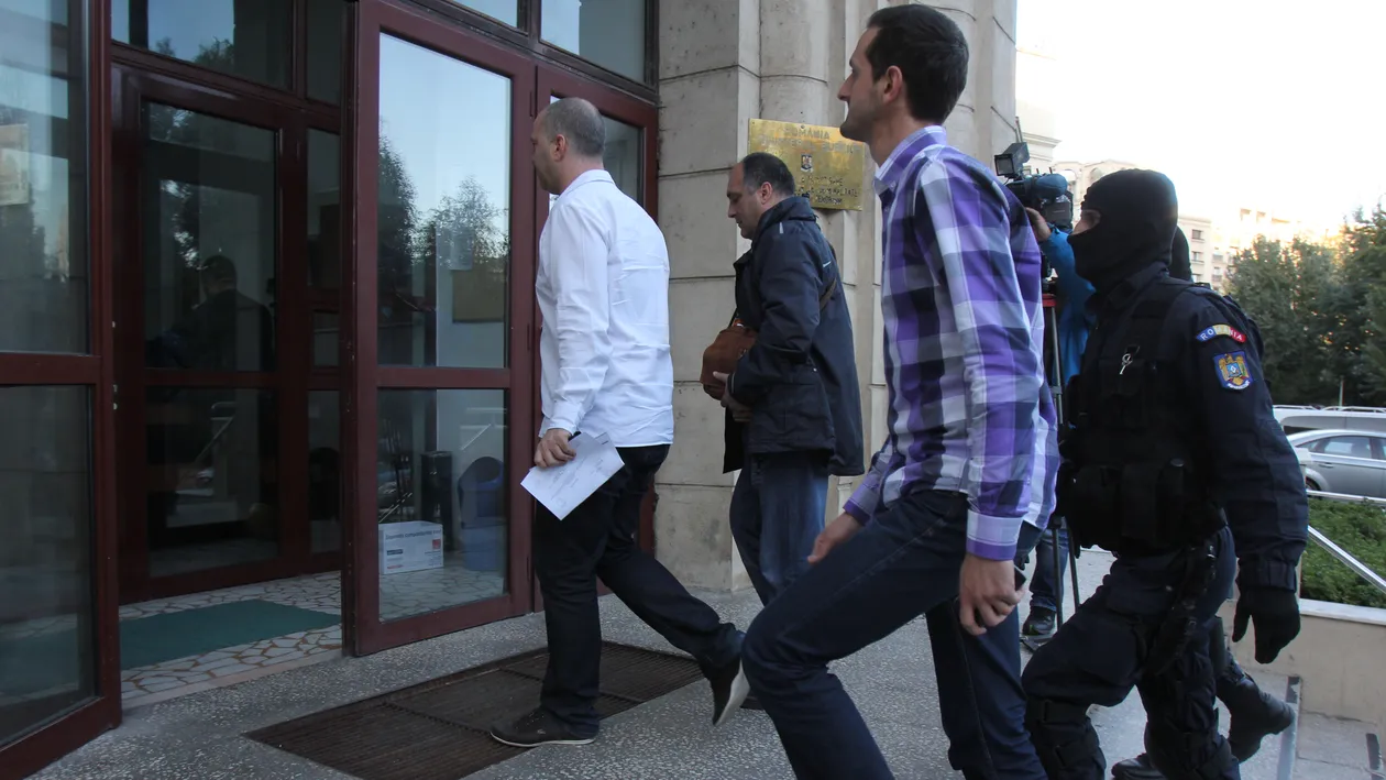 Tolea Ciumac si nepotul lui Becali, cautati de procurori. Ei ar fi sechestrat si jefuit afaceristi israelieni