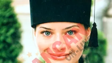 Laura Cosoi, diva sexy licentiata in Filosofie